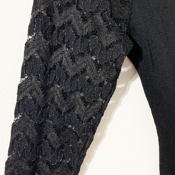 Forever 21 Semi Sheer Lace Long Ragland Sleeved Baseball Tee Scoop Neck Black 🖤 - Picture 3 of 6